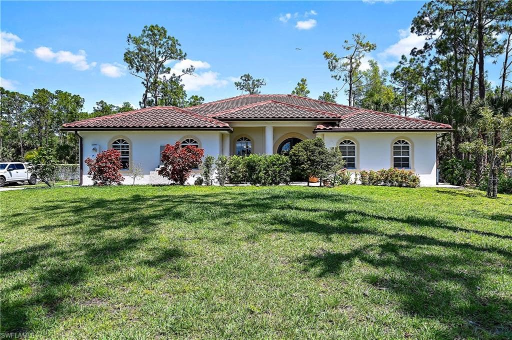 5245 Green BLVD NAPLES, FL 34116