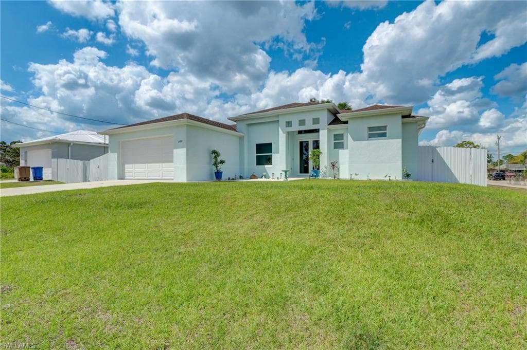 2900 9th ST SW LEHIGH ACRES, FL 33976