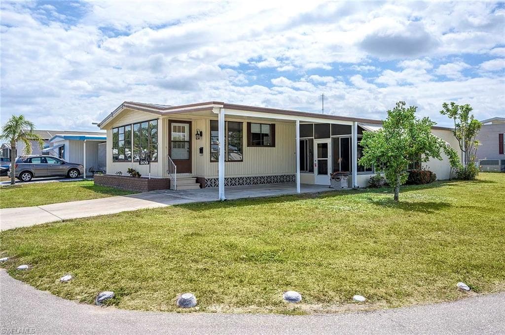 209 Poinsettia DR FORT MYERS, FL 33905