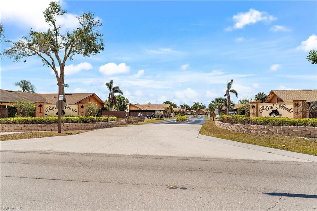 6404 Royal Woods DR FORT MYERS, FL 33908