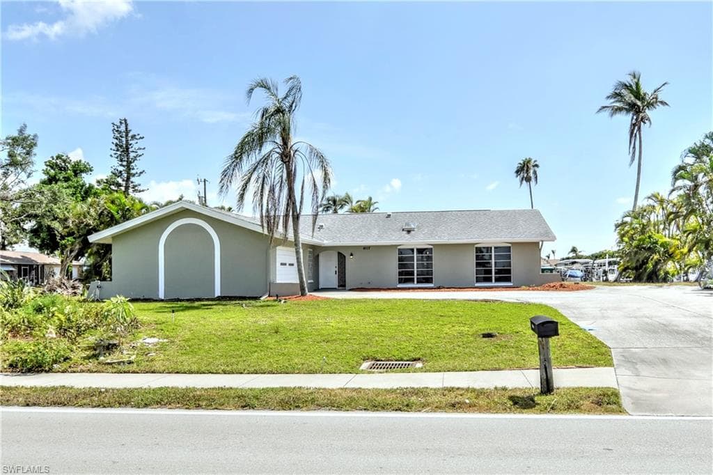 4117 Country Club BLVD CAPE CORAL, FL 33904