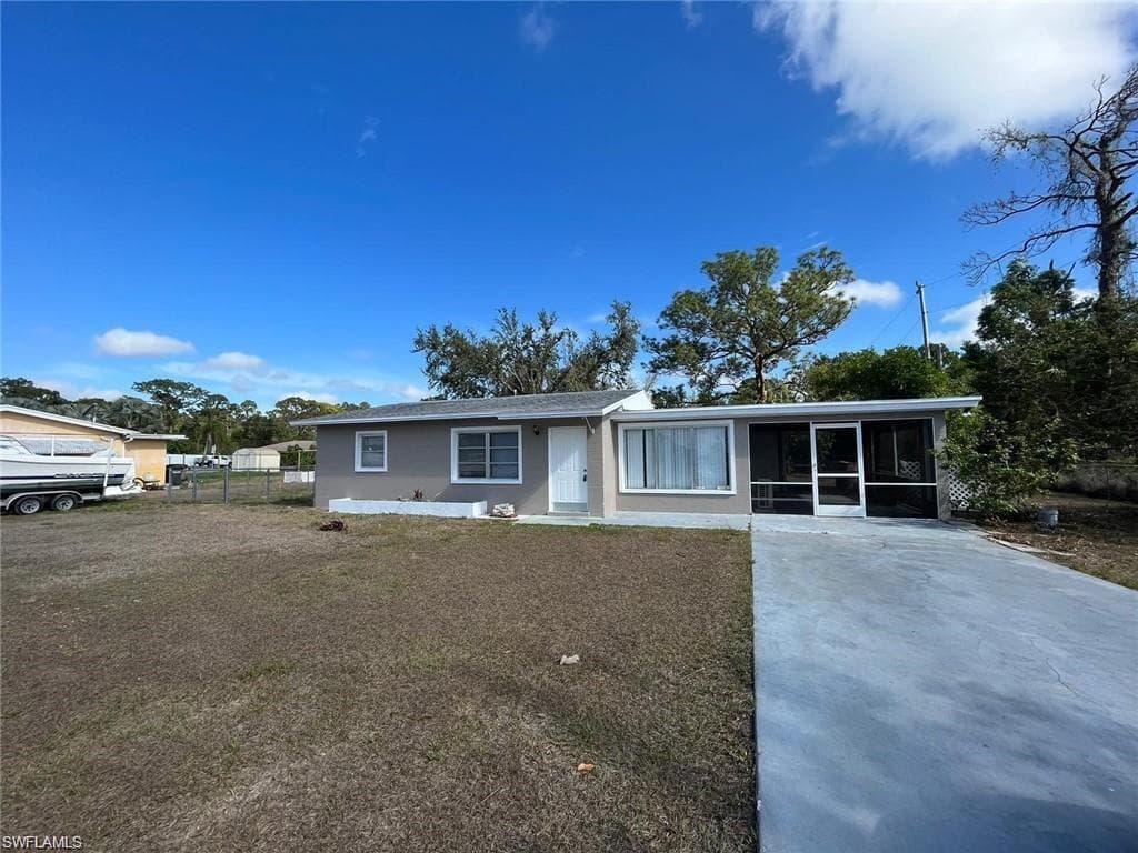 1105 Taylor LN LEHIGH ACRES, FL 33936