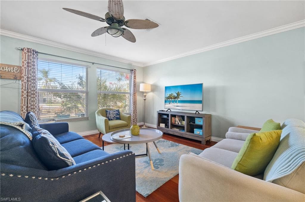 573 108th AVE N NAPLES, FL 34108