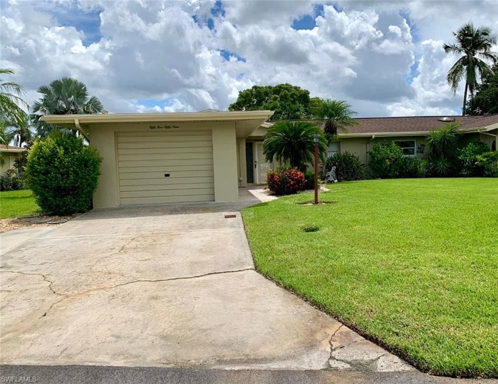 5559 HAMLET LN FORT MYERS, FL 33919