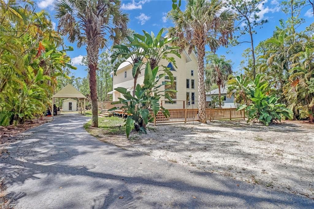 1720 20th AVE NE NAPLES, FL 34120