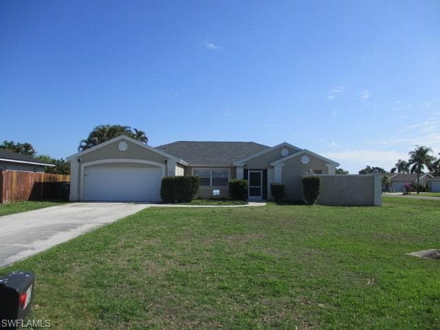 712 Meyer DR NAPLES, FL 34120