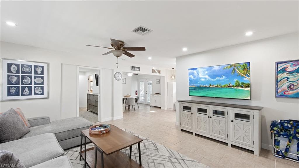 900 Coconut CIR W NAPLES, FL 34104