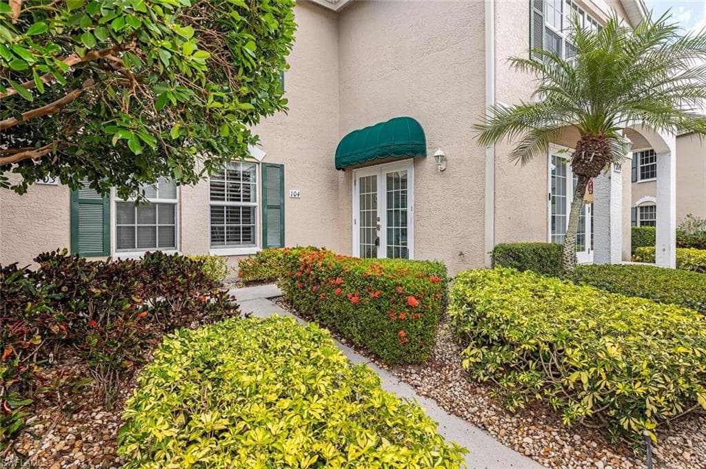 865 Tanbark DR 104 NAPLES, FL 34108