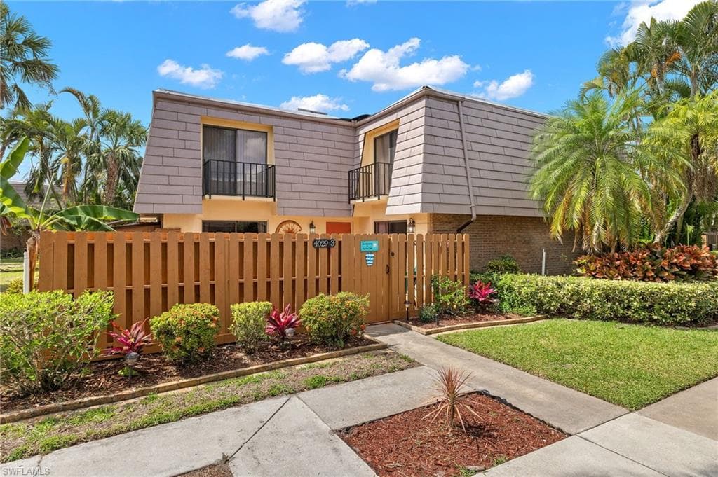 4029 Sandlewood LN 3 FORT MYERS, FL 33907