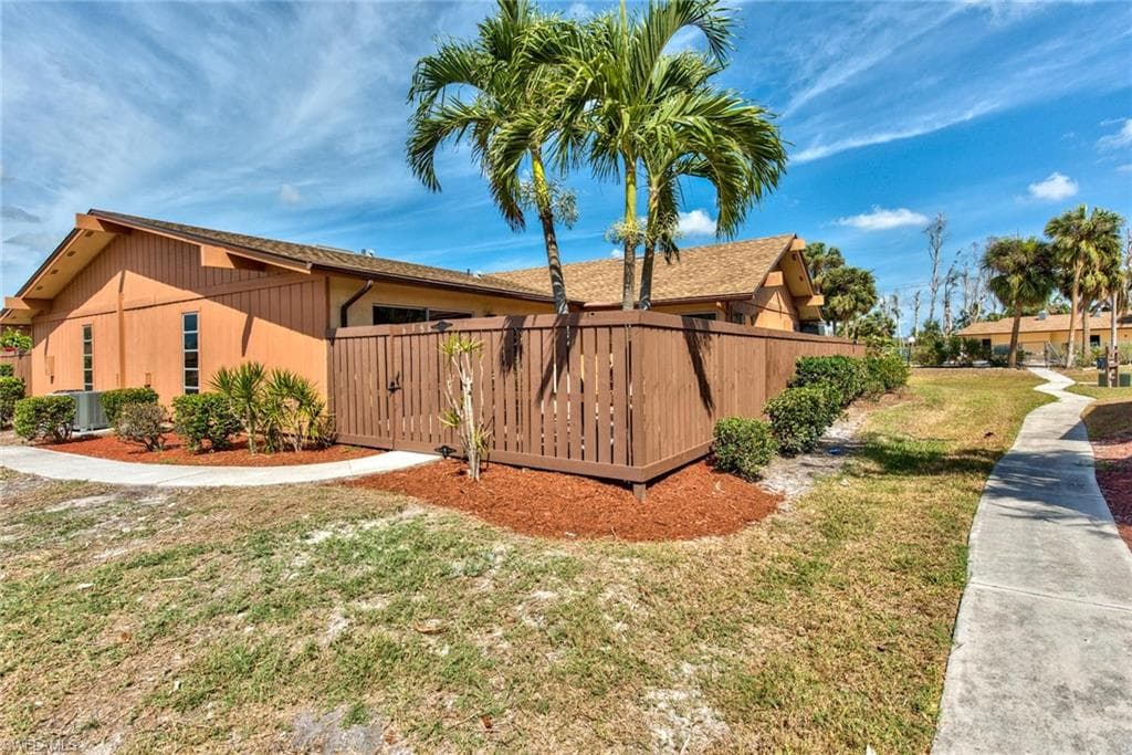 6386 Royal Woods DR FORT MYERS, FL 33908