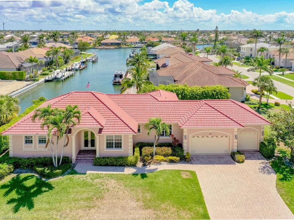 255 Castaways ST MARCO ISLAND, FL 34145