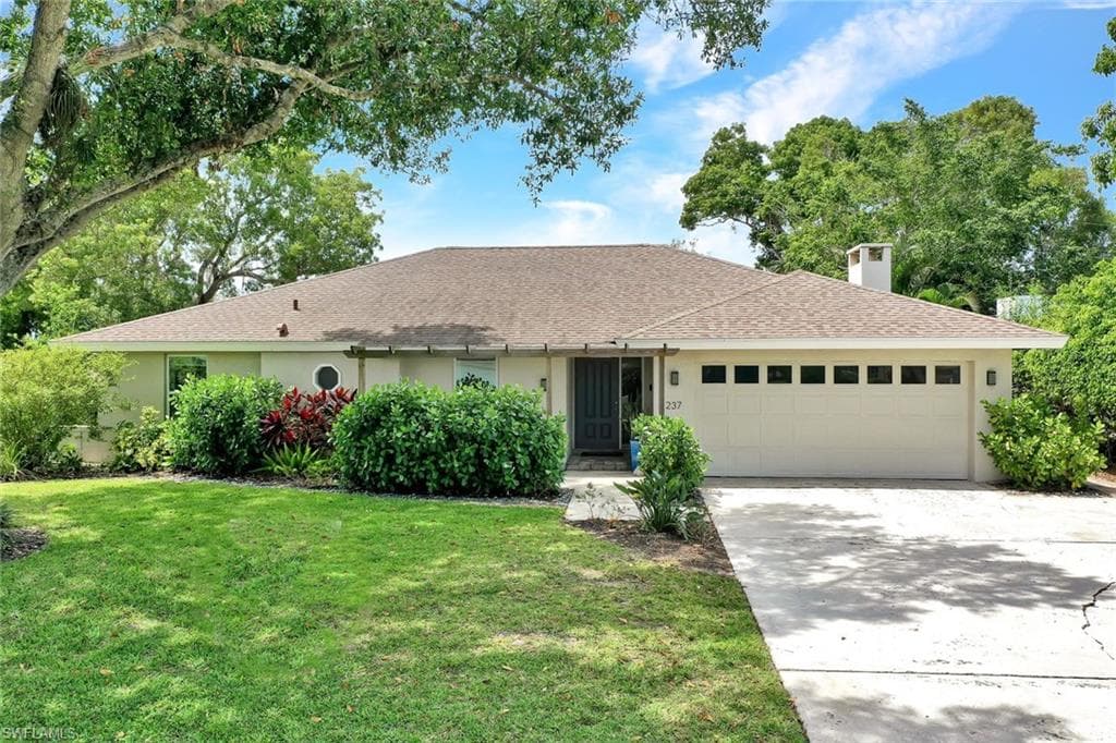237 Burning Tree DR NAPLES, FL 34105