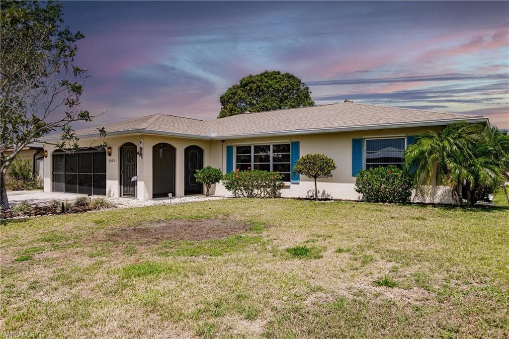 1221 Cambridge DR VENICE, FL 34293