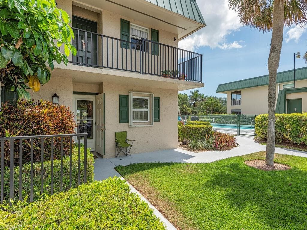 600 Valley Stream DR F6 NAPLES, FL 34113
