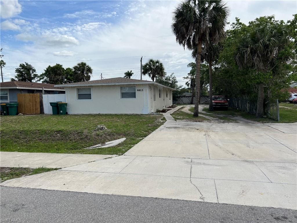 4613 Orchard LN NAPLES, FL 34112