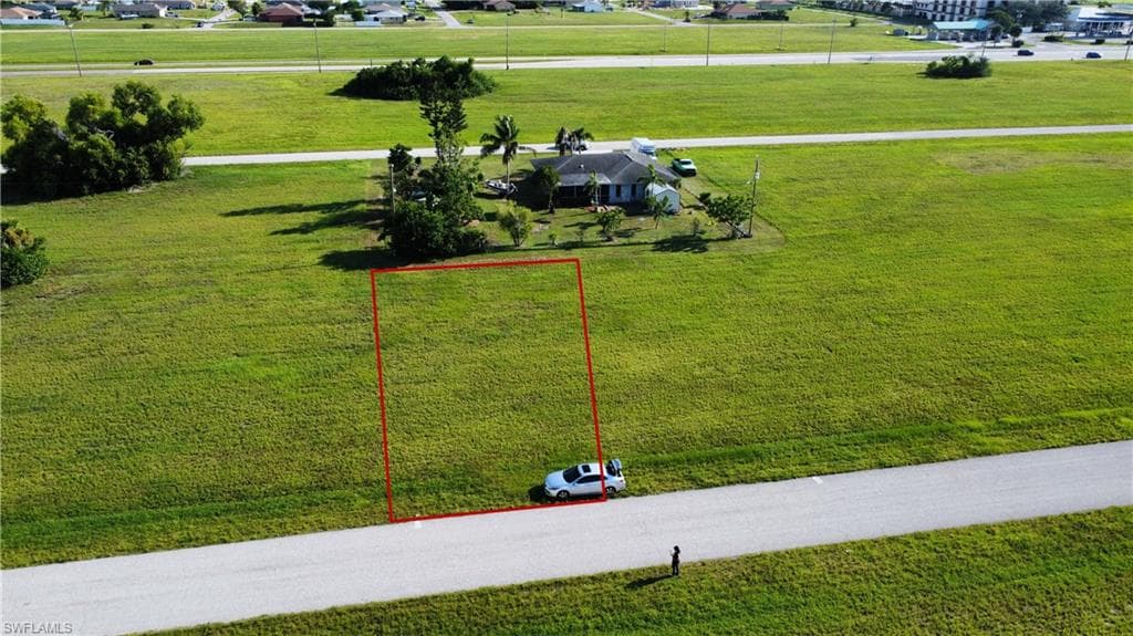 1716 NE 17th ST CAPE CORAL, FL 33909