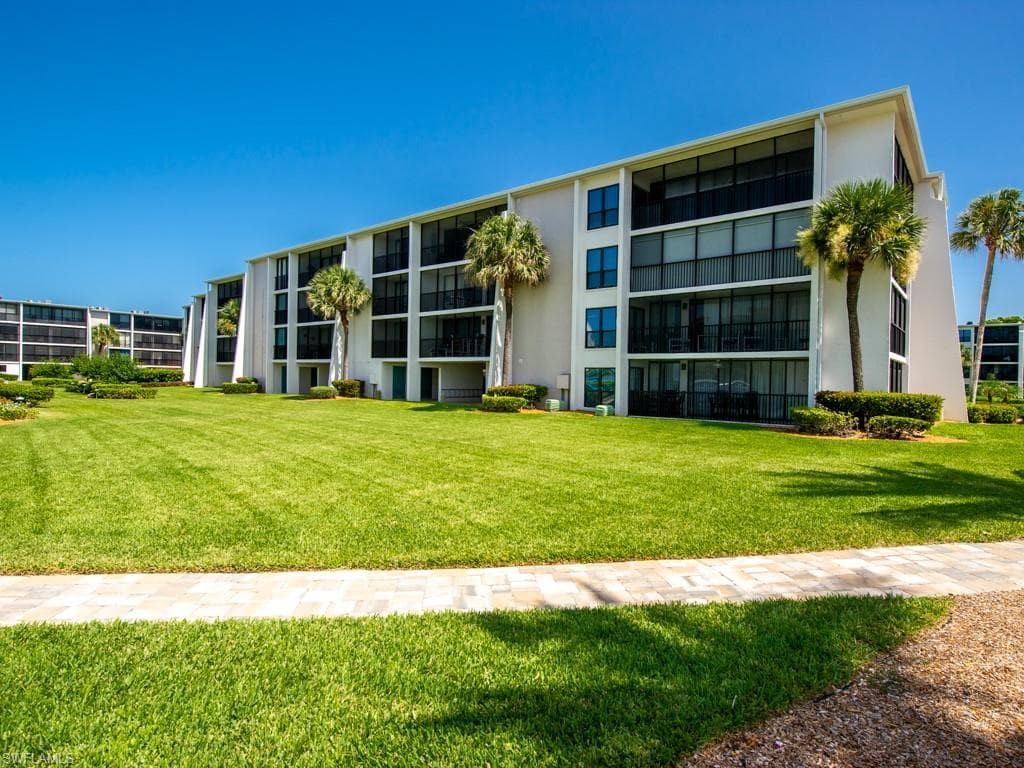 1501 Middle Gulf DR D-201 SANIBEL, FL 33957