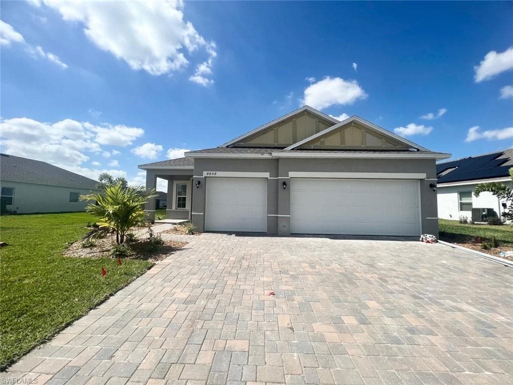 8808 Cascade Price CIR NORTH FORT MYERS, FL 33917