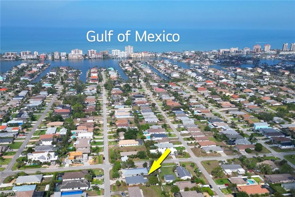 605 97th AVE N NAPLES, FL 34108