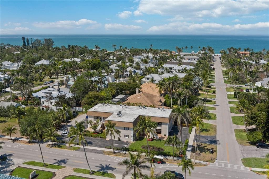 940 3rd ST S 103 NAPLES, FL 34102