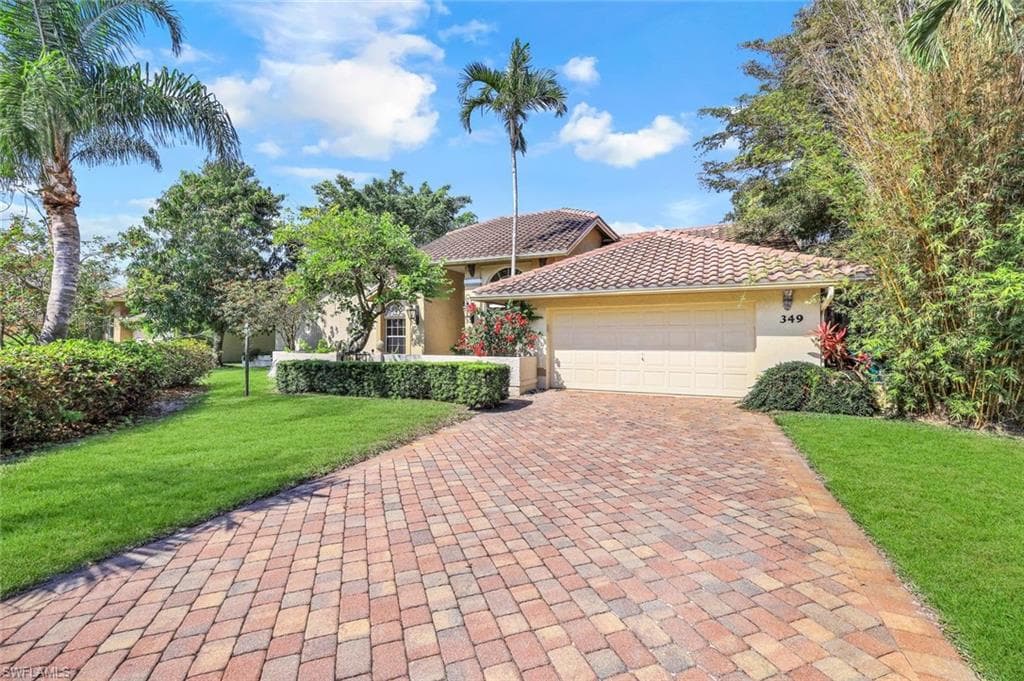 349 Henley DR NAPLES, FL 34104