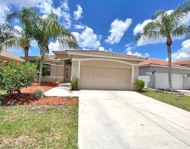 11204 Lakeland CIR FORT MYERS, FL 33913