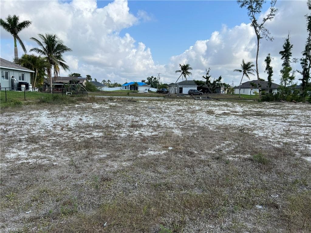 601 SW 13th ST CAPE CORAL, FL 33991
