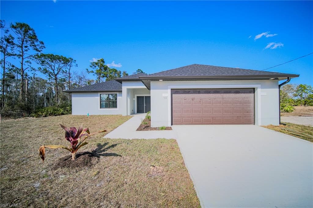 739 Manuel ST E LEHIGH ACRES, FL 33974