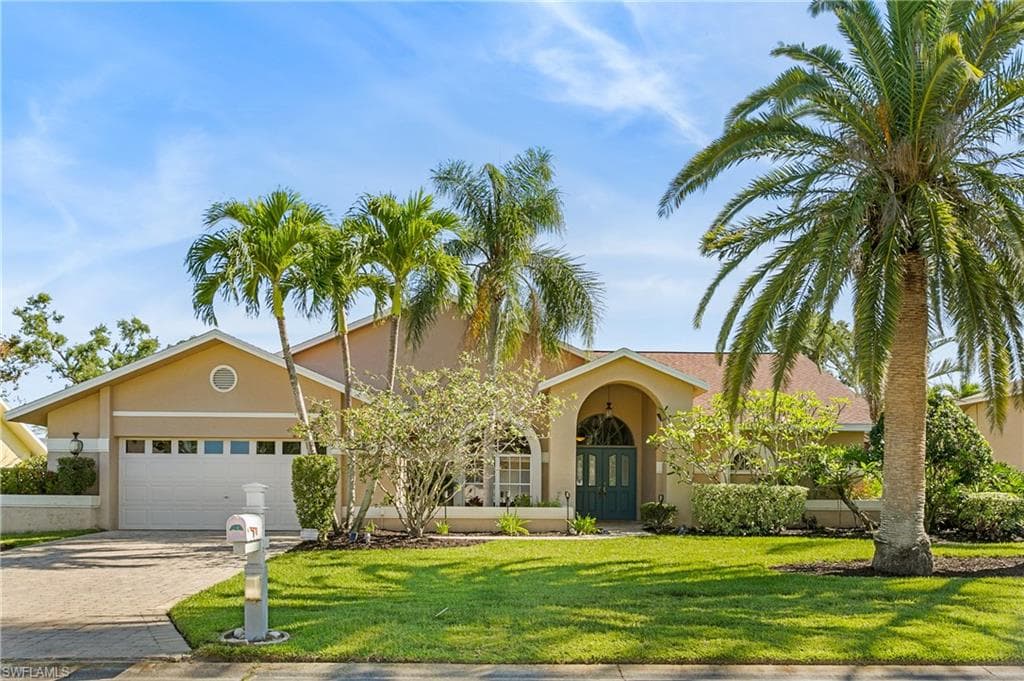 8812 Banyan Cove CIR FORT MYERS, FL 33919