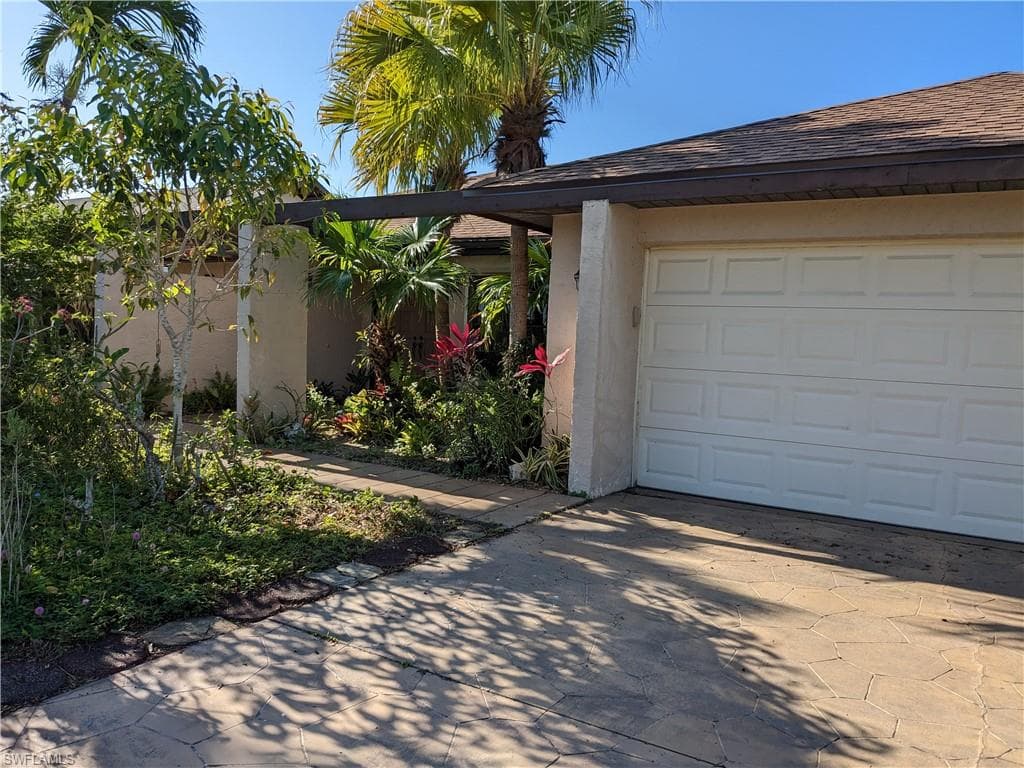 1716 Viscaya PKWY CAPE CORAL, FL 33990