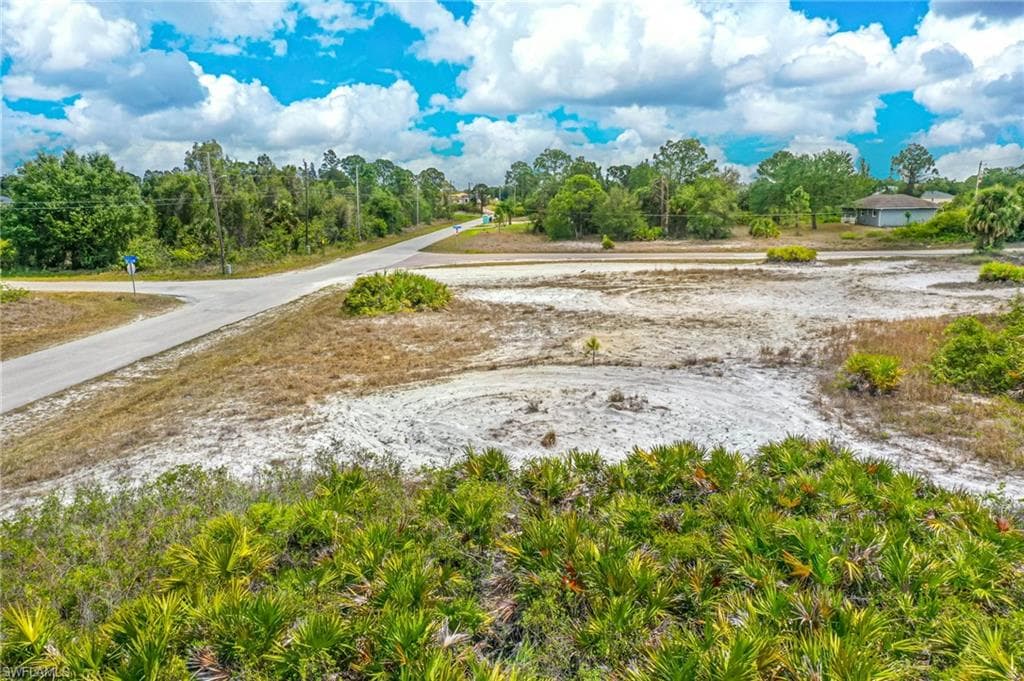2605 41st ST SW LEHIGH ACRES, FL 33976
