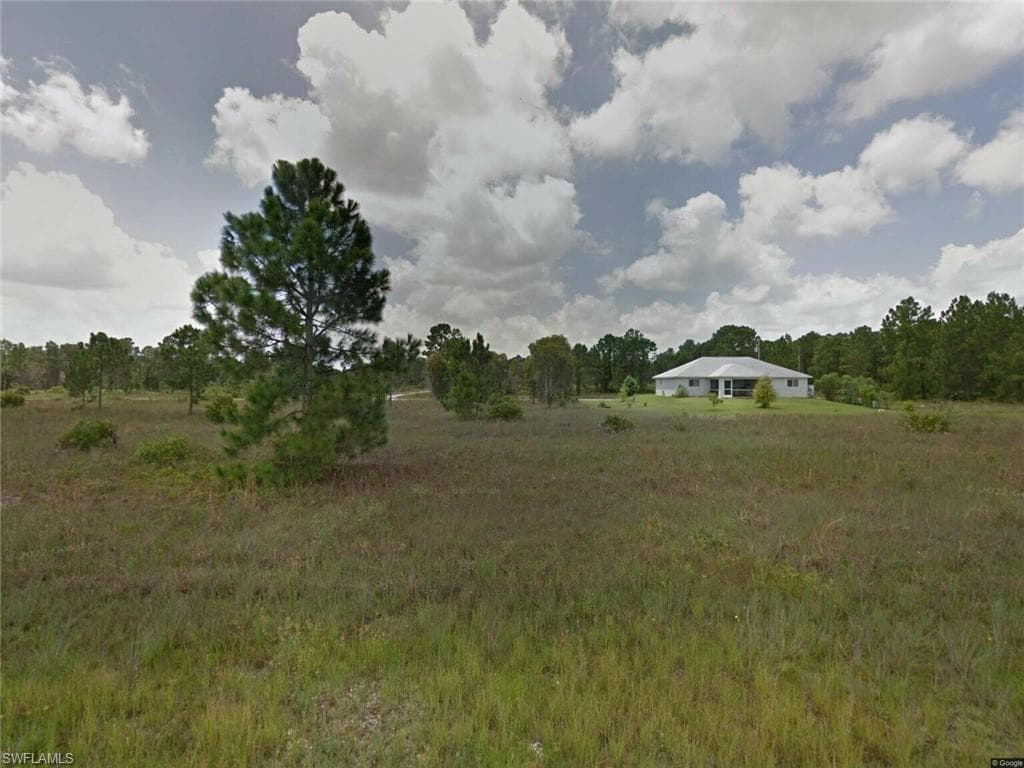 850 Palomino ST E LEHIGH ACRES, FL 33974