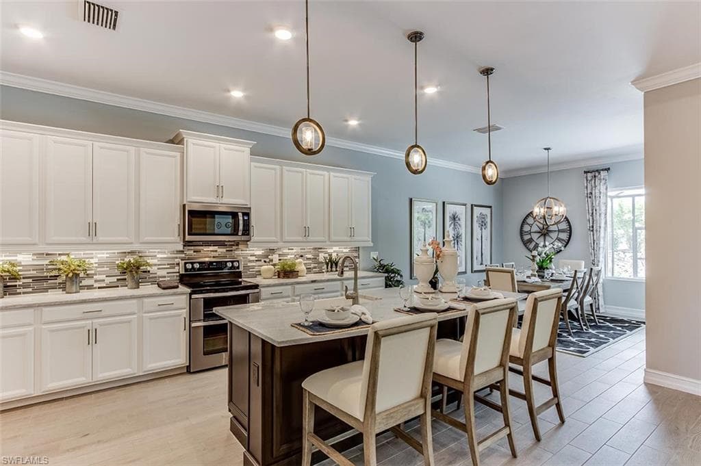 28202 Captiva Shell LOOP BONITA SPRINGS, FL 34135