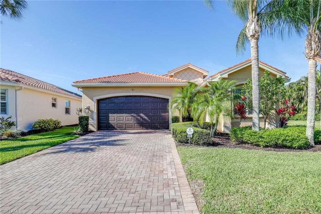 6464 Marbella DR NAPLES, FL 34105