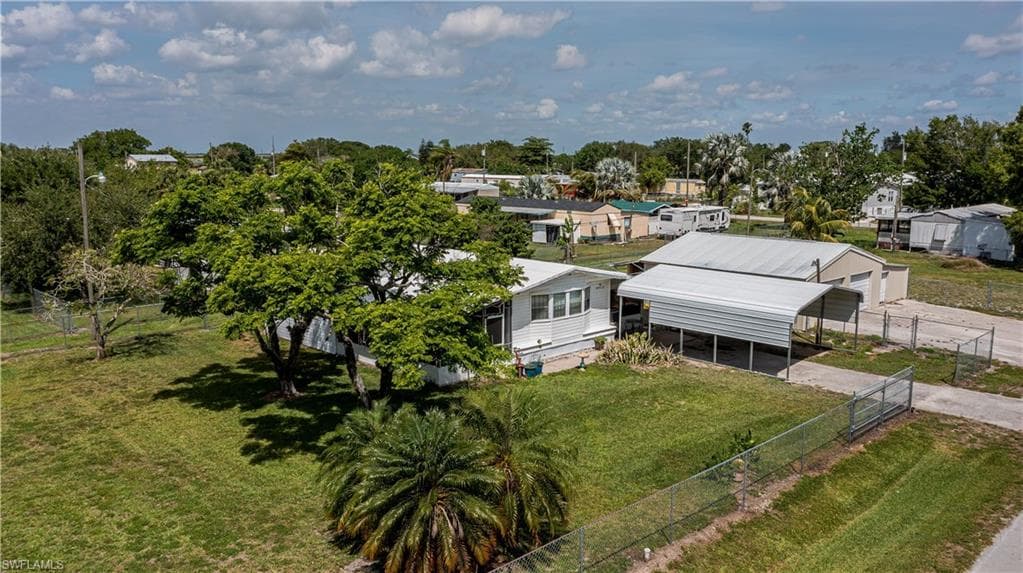 306 Pinecrest AVE NW MOORE HAVEN, FL 33471
