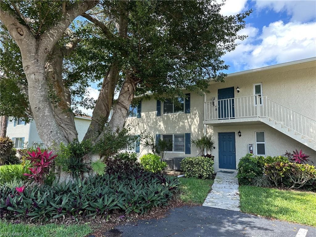 231 Memory LN 3 NAPLES, FL 34112
