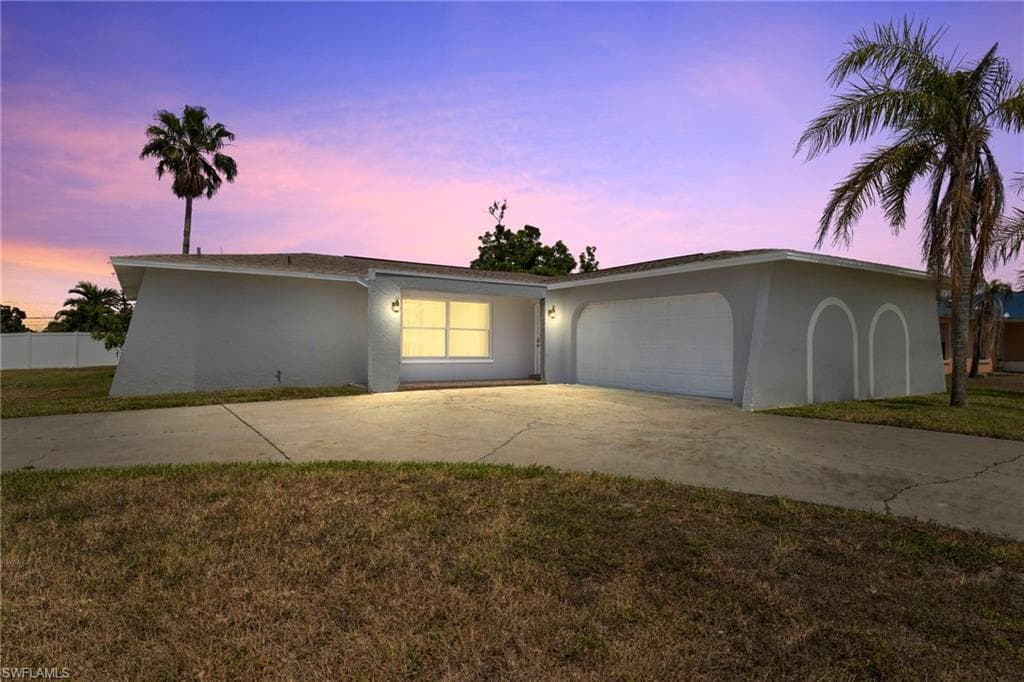 901 SE 35th TER CAPE CORAL, FL 33904