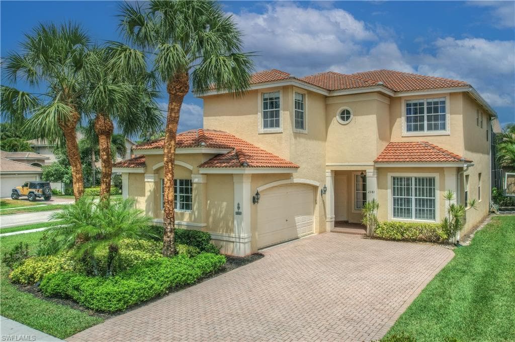 2381 Leafshine LN NAPLES, FL 34119