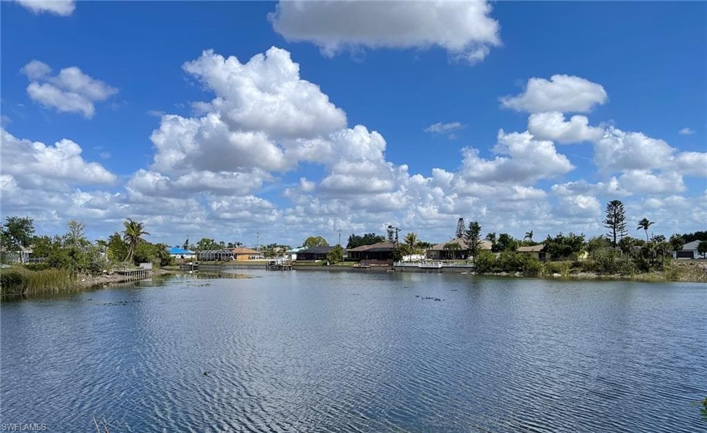 315 13th ST CAPE CORAL, FL 33990