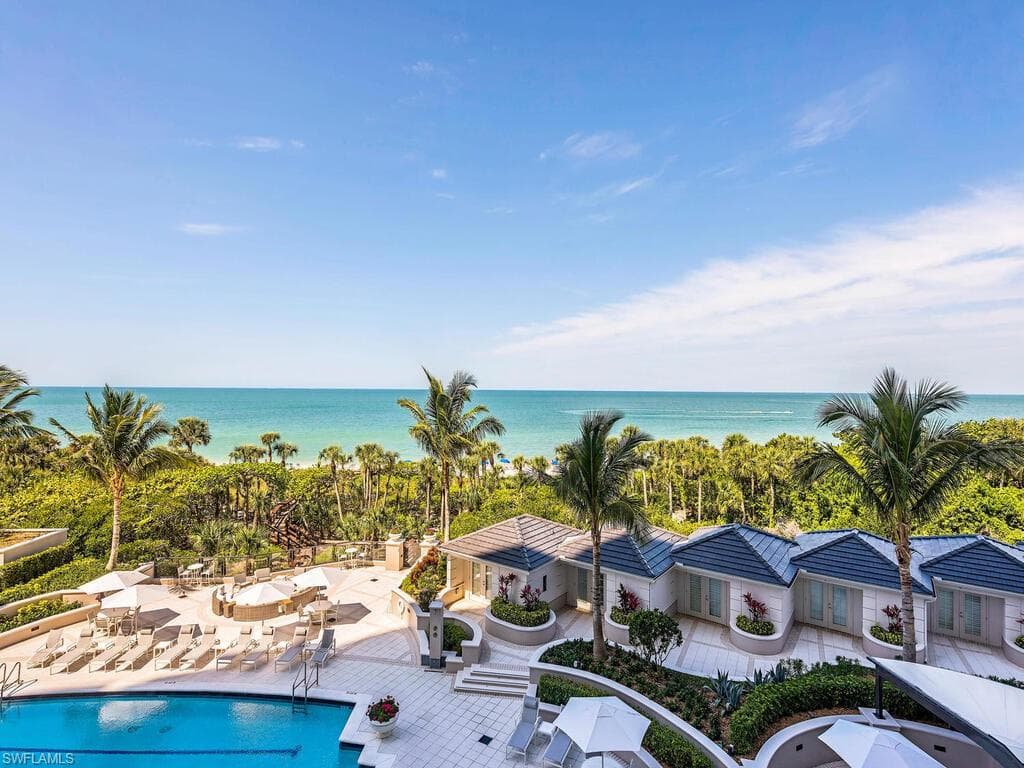 8665 Bay Colony DR 404 NAPLES, FL 34108
