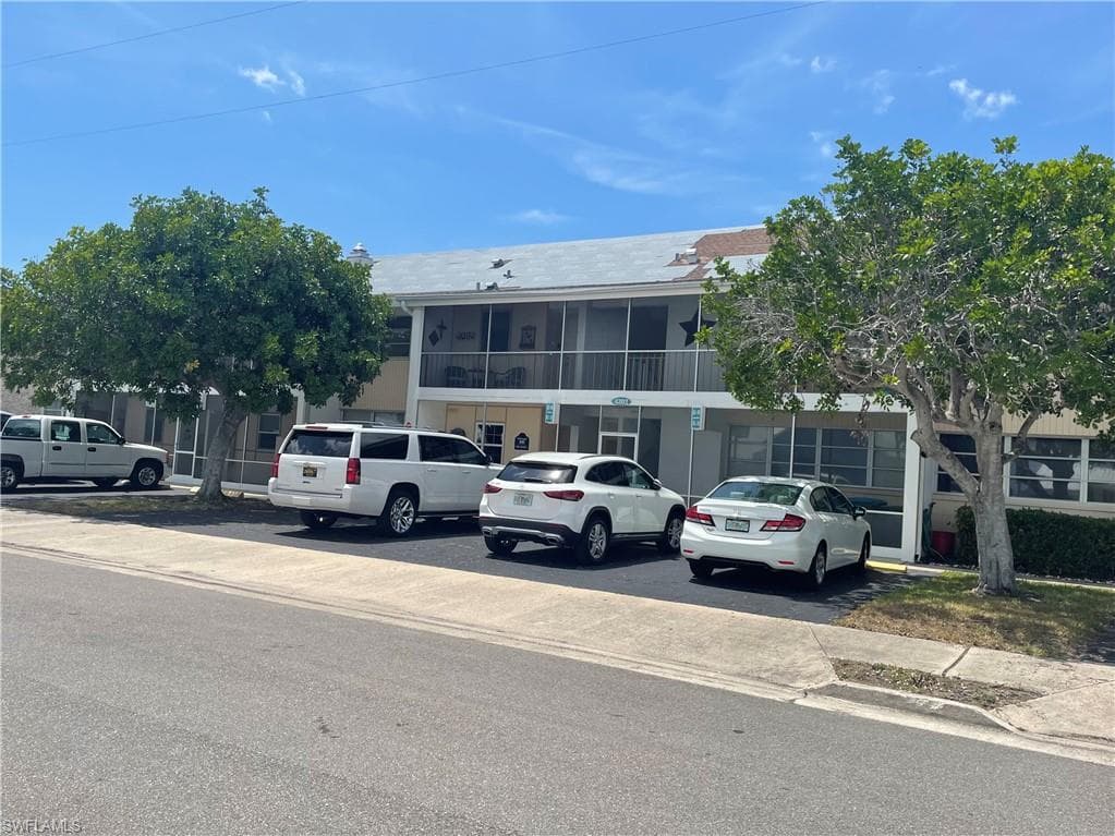 4202 SE 4th PL 8 CAPE CORAL, FL 33904