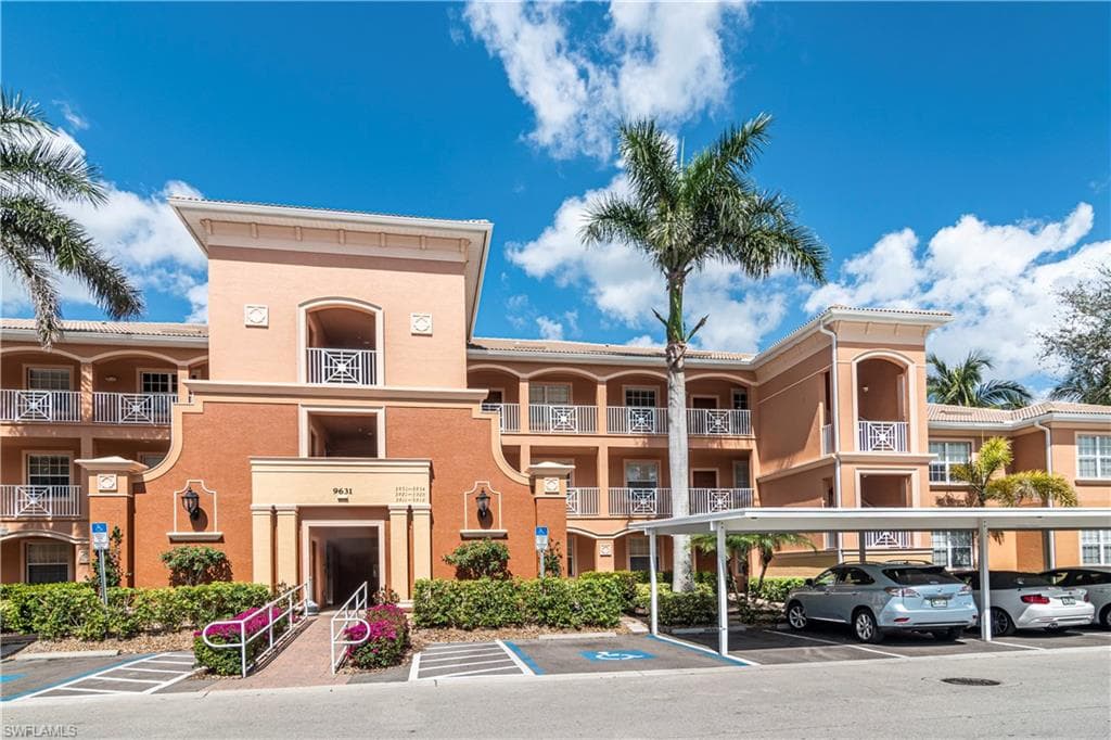 9631 Spanish Moss WAY 3934 BONITA SPRINGS, FL 34135