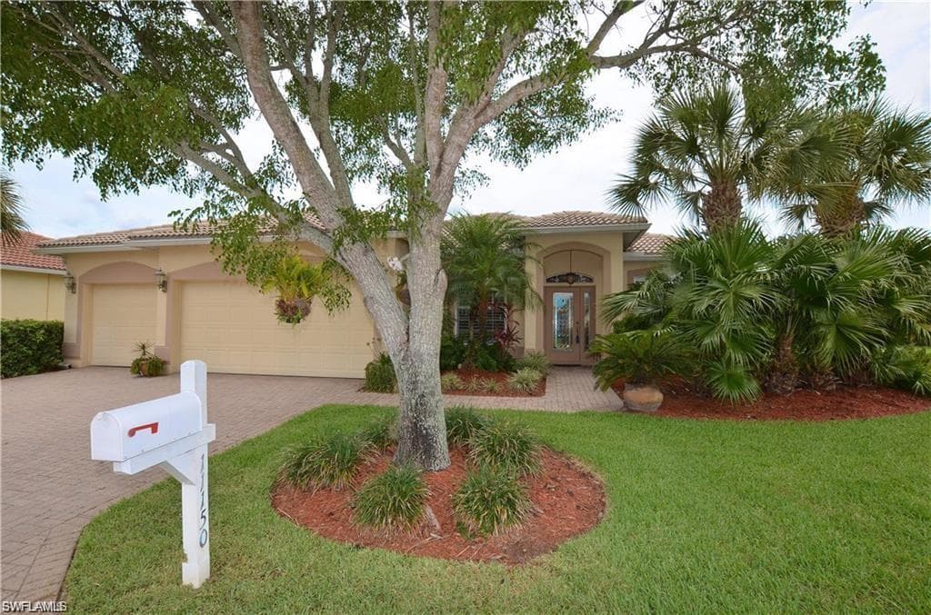 11150 Lakeland CIR FORT MYERS, FL 33913