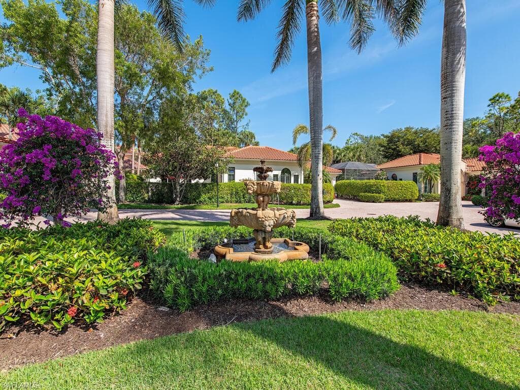 2547 AVILA LN NAPLES, FL 34105