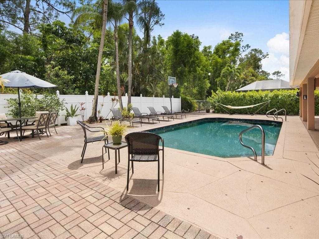 2088 Piccadilly Circus NAPLES, FL 34112
