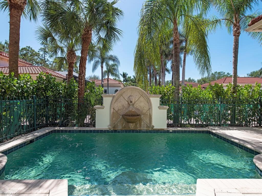 2618 TRILLIUM WAY NAPLES, FL 34105