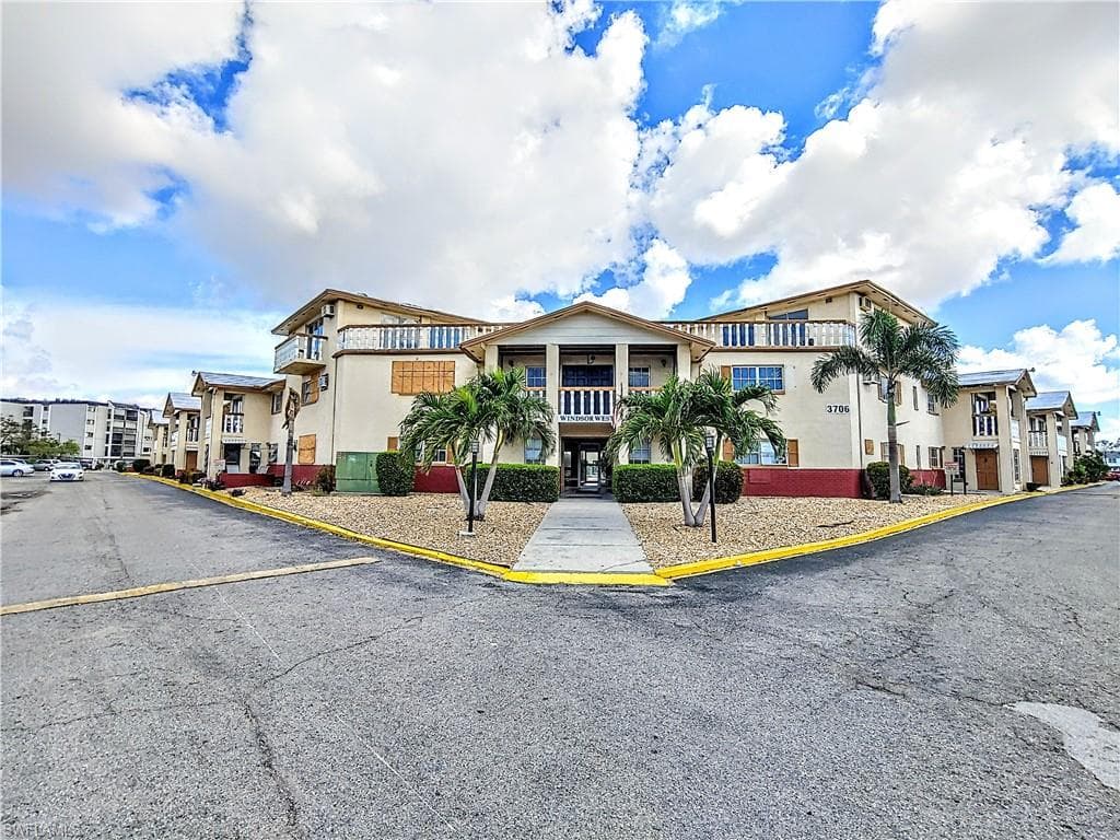 3704 Broadway 100 FORT MYERS, FL 33901