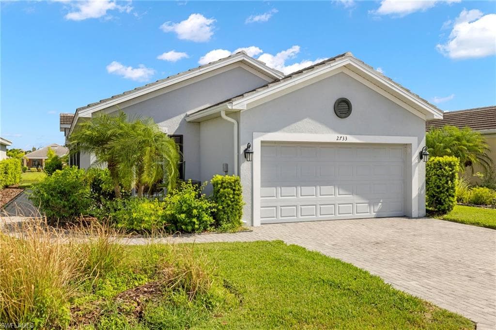 2733 Vareo CT CAPE CORAL, FL 33991