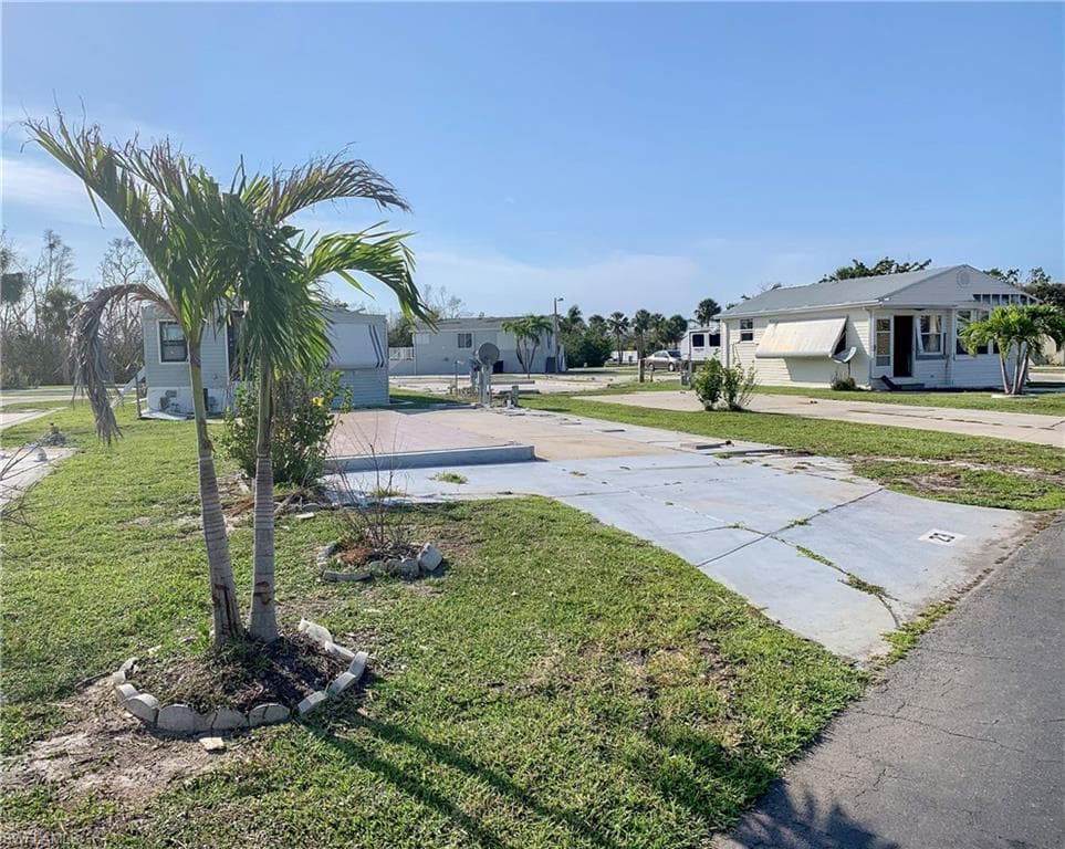 19681 Summerlin RD 23 FORT MYERS, FL 33908
