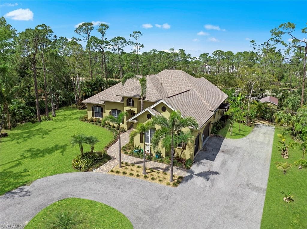 24708 Red Robin DR BONITA SPRINGS, FL 34135